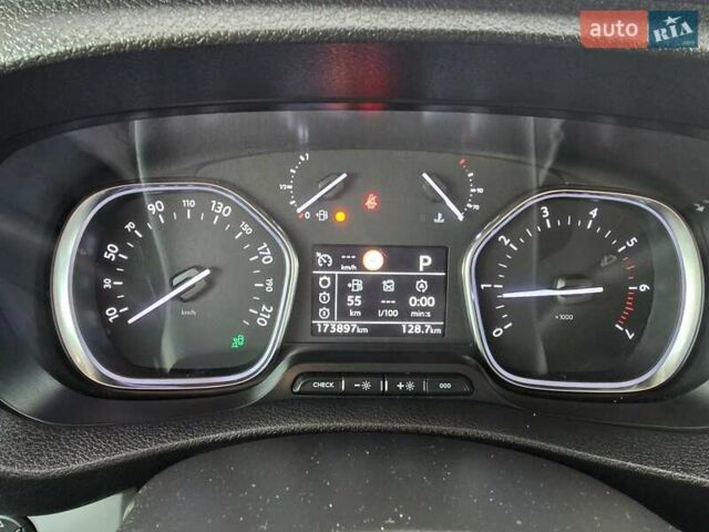 Белый Пежо Эксперт груз.-пасс., объемом двигателя 2 л и пробегом 170 тыс. км за 16499 $, фото 56 на Automoto.ua