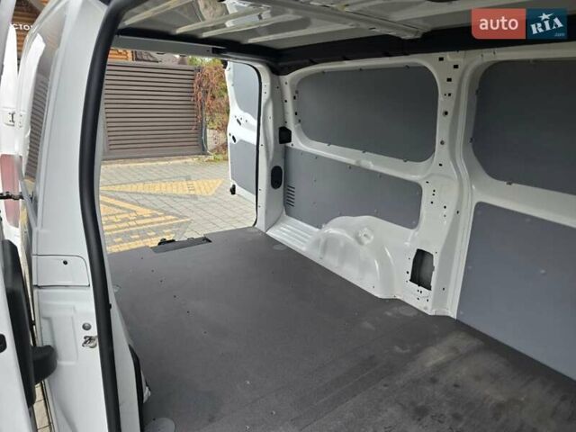 Белый Пежо Эксперт груз.-пасс., объемом двигателя 2 л и пробегом 170 тыс. км за 16499 $, фото 51 на Automoto.ua