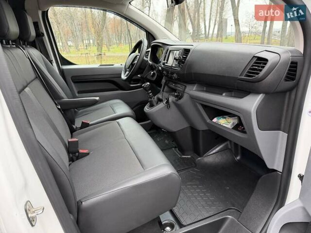 Белый Пежо Эксперт груз.-пасс., объемом двигателя 1.5 л и пробегом 165 тыс. км за 16450 $, фото 41 на Automoto.ua