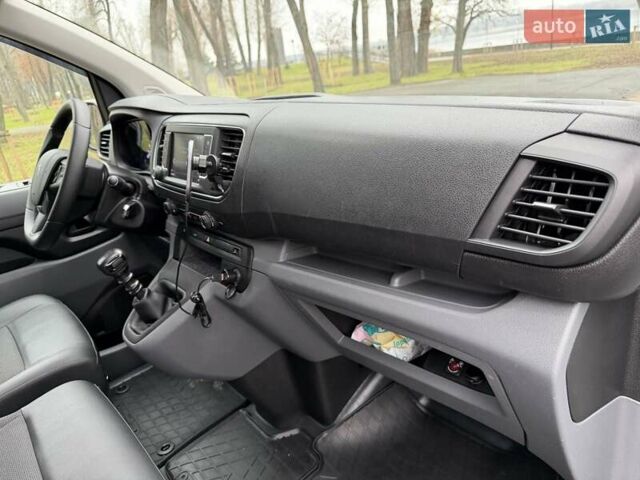 Белый Пежо Эксперт груз.-пасс., объемом двигателя 1.5 л и пробегом 165 тыс. км за 16450 $, фото 44 на Automoto.ua