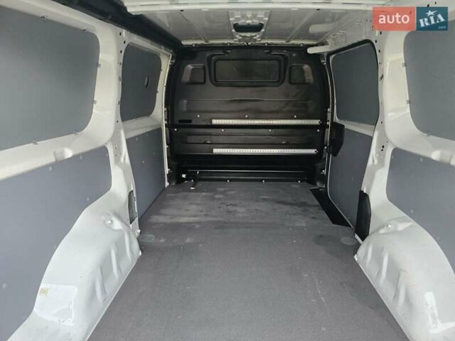 Белый Пежо Эксперт груз.-пасс., объемом двигателя 2 л и пробегом 170 тыс. км за 16499 $, фото 48 на Automoto.ua