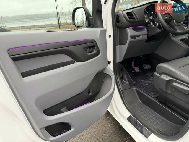 Белый Пежо Эксперт груз.-пасс., объемом двигателя 1.5 л и пробегом 165 тыс. км за 16450 $, фото 58 на Automoto.ua