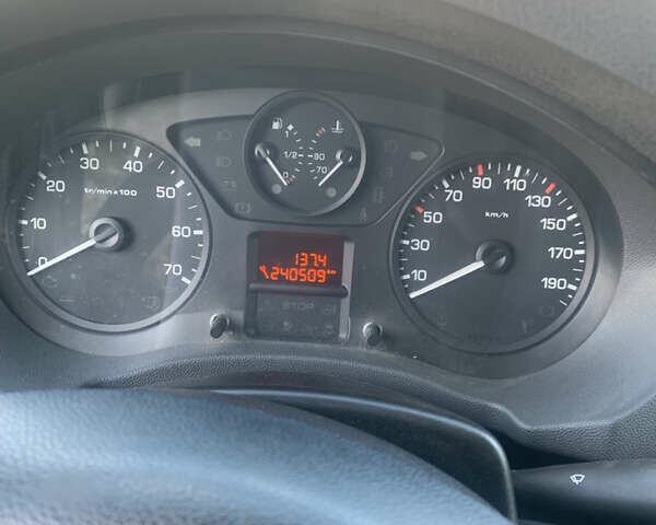 Белый Пежо Эксперт груз.-пасс., объемом двигателя 2 л и пробегом 240 тыс. км за 9700 $, фото 9 на Automoto.ua