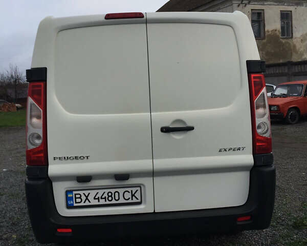 Белый Пежо Эксперт груз.-пасс., объемом двигателя 2 л и пробегом 240 тыс. км за 9700 $, фото 4 на Automoto.ua