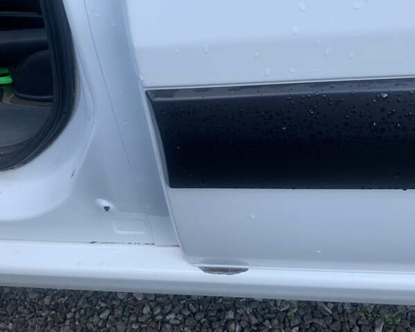 Белый Пежо Эксперт груз.-пасс., объемом двигателя 2 л и пробегом 240 тыс. км за 9700 $, фото 12 на Automoto.ua