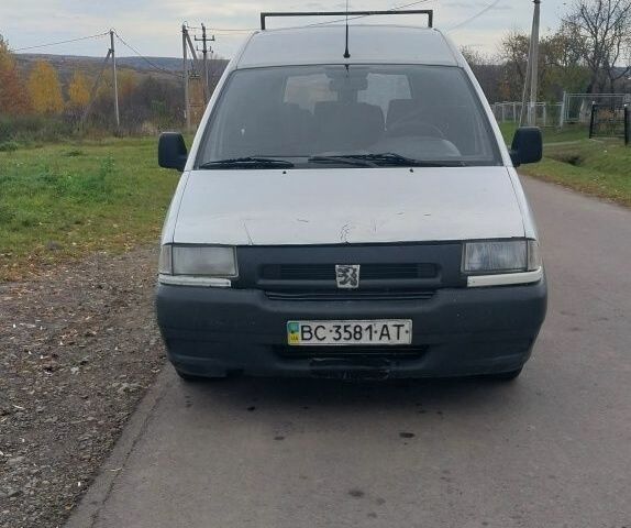 Белый Пежо Эксперт груз.-пасс., объемом двигателя 1.9 л и пробегом 250 тыс. км за 1800 $, фото 1 на Automoto.ua