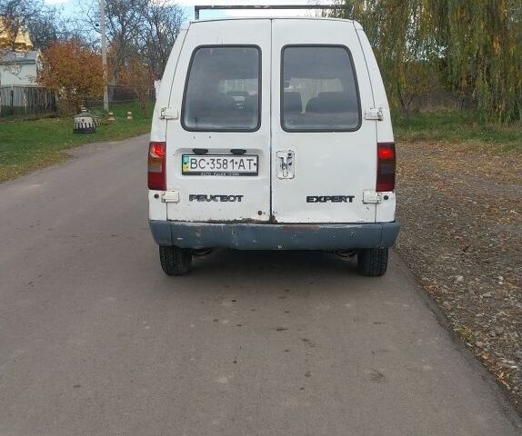 Белый Пежо Эксперт груз.-пасс., объемом двигателя 1.9 л и пробегом 250 тыс. км за 1800 $, фото 4 на Automoto.ua