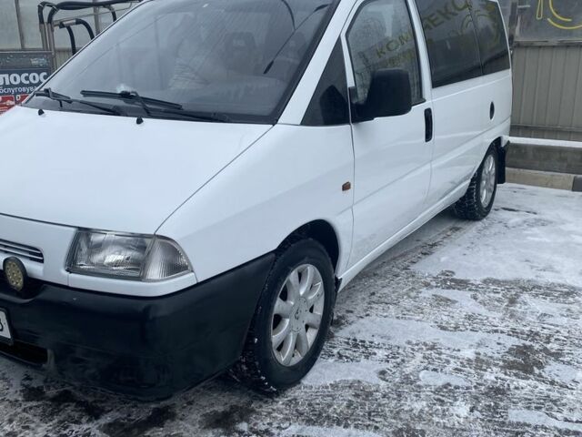Белый Пежо Эксперт груз.-пасс., объемом двигателя 1.9 л и пробегом 400 тыс. км за 3500 $, фото 2 на Automoto.ua
