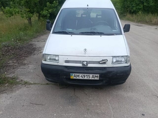 Белый Пежо Эксперт груз.-пасс., объемом двигателя 1.9 л и пробегом 400 тыс. км за 2250 $, фото 1 на Automoto.ua