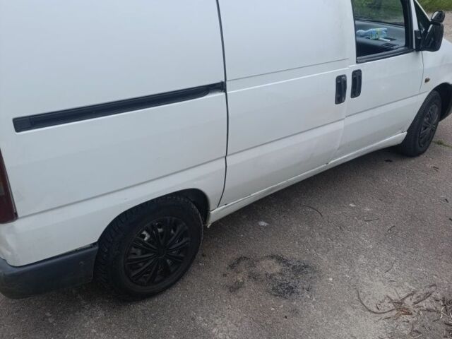 Белый Пежо Эксперт груз.-пасс., объемом двигателя 1.9 л и пробегом 400 тыс. км за 2250 $, фото 3 на Automoto.ua