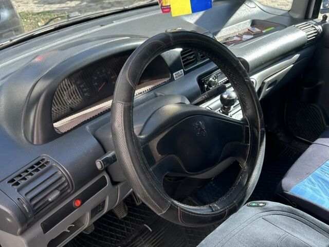 Пежо Експерт вант.-пас. 2002 у Івано-Франківську на Automoto.ua Білий Пежо Експерт вант.-пас., об'ємом двигуна 2 л та пробігом 300 тис. км за 3250 $, фото 4 на Automoto.ua