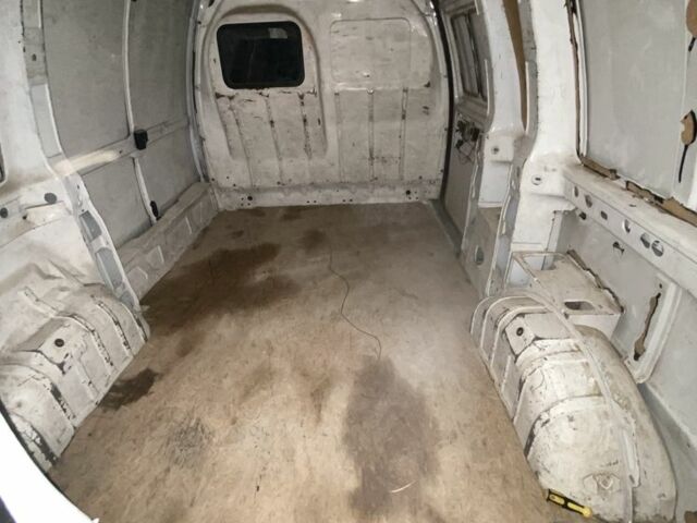 Пежо Експерт вант.-пас. 2002 у Івано-Франківську на Automoto.ua Білий Пежо Експерт вант.-пас., об'ємом двигуна 2 л та пробігом 300 тис. км за 3250 $, фото 5 на Automoto.ua