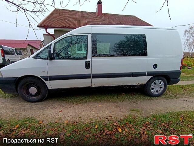 Белый Пежо Эксперт груз.-пасс., объемом двигателя 2 л и пробегом 484 тыс. км за 3800 $, фото 9 на Automoto.ua