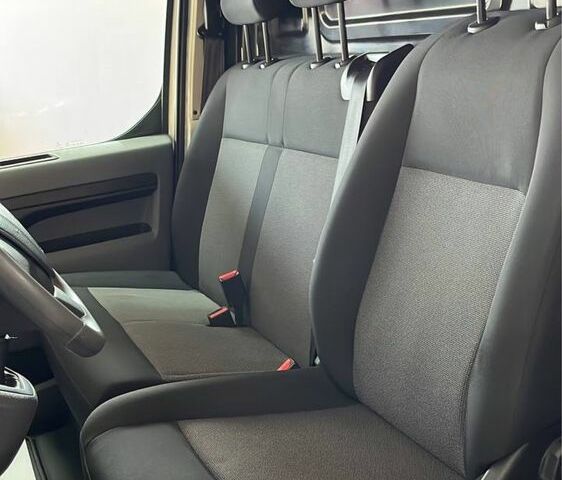 Белый Пежо Эксперт груз.-пасс., объемом двигателя 2 л и пробегом 240 тыс. км за 12500 $, фото 5 на Automoto.ua