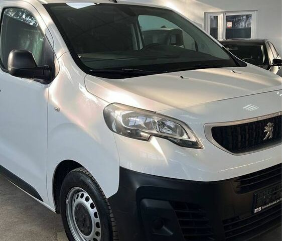 Белый Пежо Эксперт груз.-пасс., объемом двигателя 2 л и пробегом 240 тыс. км за 12500 $, фото 2 на Automoto.ua