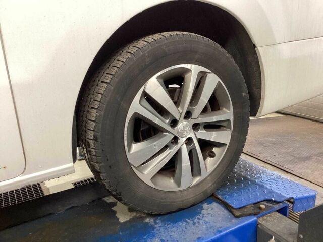 Білий Пежо Експерт вант.-пас., об'ємом двигуна 2 л та пробігом 174 тис. км за 14000 $, фото 7 на Automoto.ua