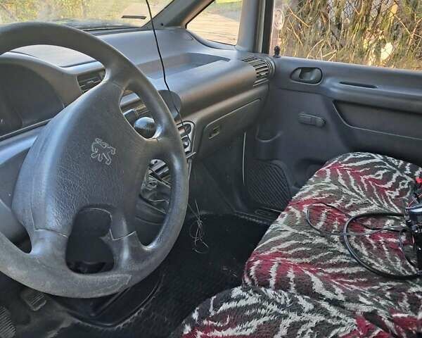 Білий Пежо Експерт вант.-пас., об'ємом двигуна 1.9 л та пробігом 300 тис. км за 2000 $, фото 10 на Automoto.ua