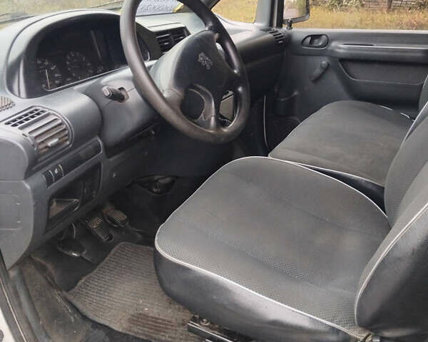 Білий Пежо Експерт вант.-пас., об'ємом двигуна 1.9 л та пробігом 382 тис. км за 3000 $, фото 11 на Automoto.ua