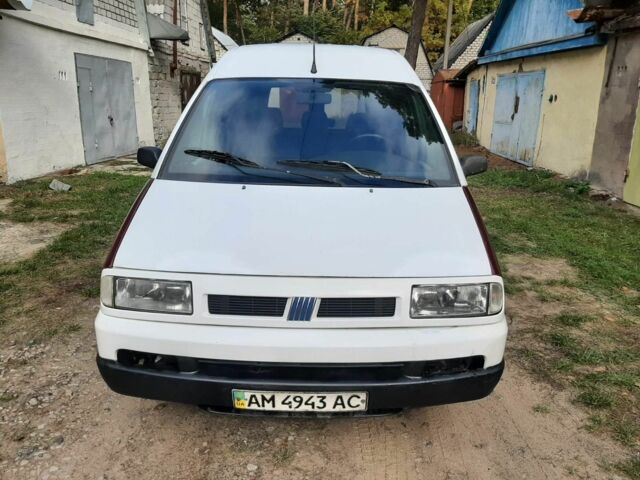 Білий Пежо Експерт вант.-пас., об'ємом двигуна 1.9 л та пробігом 259 тис. км за 2550 $, фото 2 на Automoto.ua