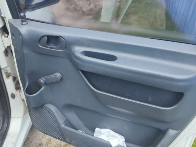 Білий Пежо Експерт вант.-пас., об'ємом двигуна 1.9 л та пробігом 300 тис. км за 2400 $, фото 4 на Automoto.ua