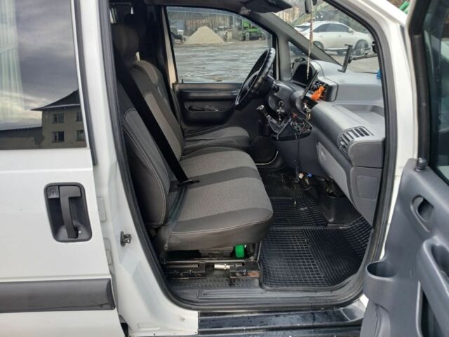 Белый Пежо Эксперт груз.-пасс., объемом двигателя 1.9 л и пробегом 438 тыс. км за 3000 $, фото 3 на Automoto.ua