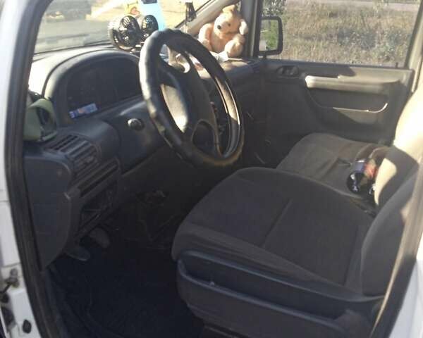 Белый Пежо Эксперт груз.-пасс., объемом двигателя 1.9 л и пробегом 385 тыс. км за 3100 $, фото 6 на Automoto.ua