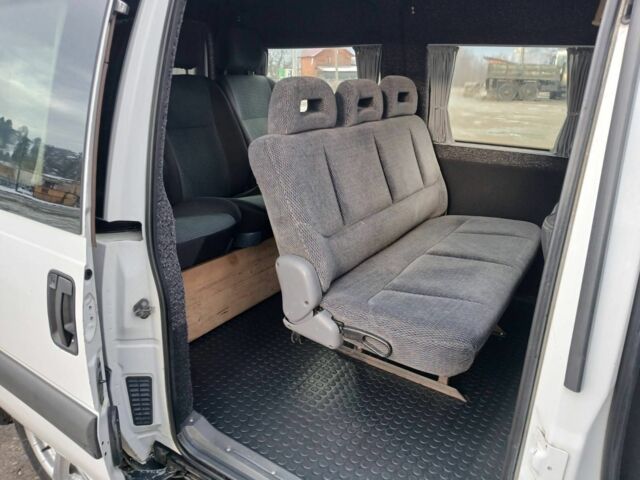 Белый Пежо Эксперт груз.-пасс., объемом двигателя 1.9 л и пробегом 438 тыс. км за 3000 $, фото 2 на Automoto.ua