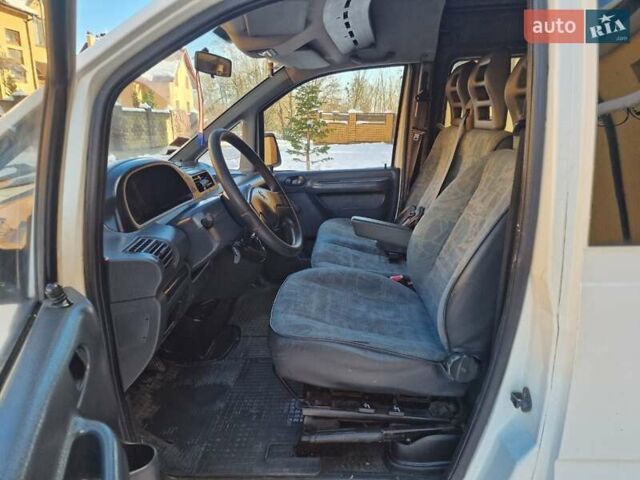 Белый Пежо Эксперт груз.-пасс., объемом двигателя 1.9 л и пробегом 321 тыс. км за 2999 $, фото 13 на Automoto.ua