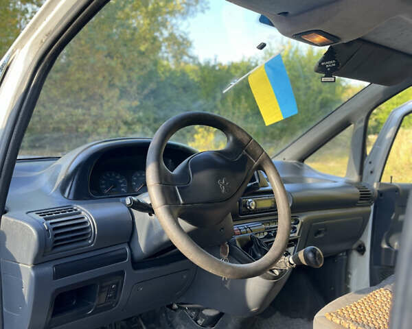 Белый Пежо Эксперт груз.-пасс., объемом двигателя 1.9 л и пробегом 337 тыс. км за 2500 $, фото 7 на Automoto.ua