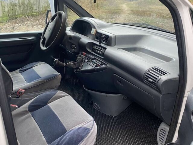 Белый Пежо Эксперт груз.-пасс., объемом двигателя 0 л и пробегом 15 тыс. км за 3000 $, фото 5 на Automoto.ua