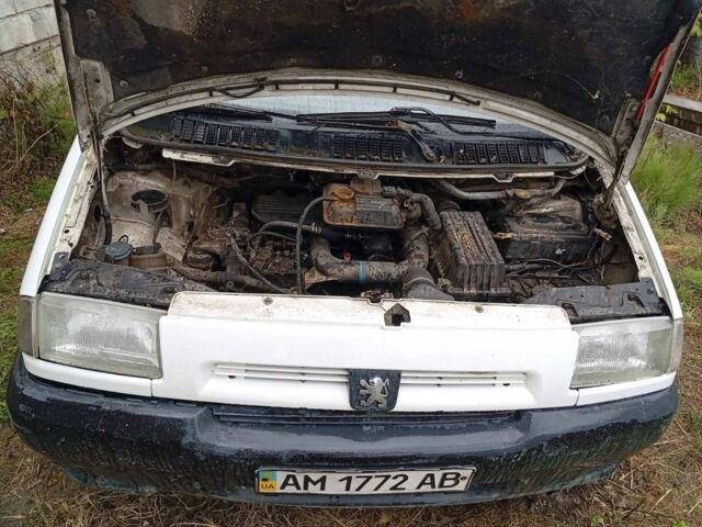 Пежо Эксперт груз.-пасс. 2000 в Коростене на Automoto.ua Белый Пежо Эксперт груз.-пасс., объемом двигателя 0 л и пробегом 472 тыс. км за 1100 $, фото 10 на Automoto.ua