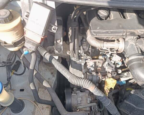 Пежо Эксперт груз.-пасс. 2000 в Львове на Automoto.ua Белый Пежо Эксперт груз.-пасс., объемом двигателя 1.87 л и пробегом 499 тыс. км за 3400 $, фото 13 на Automoto.ua