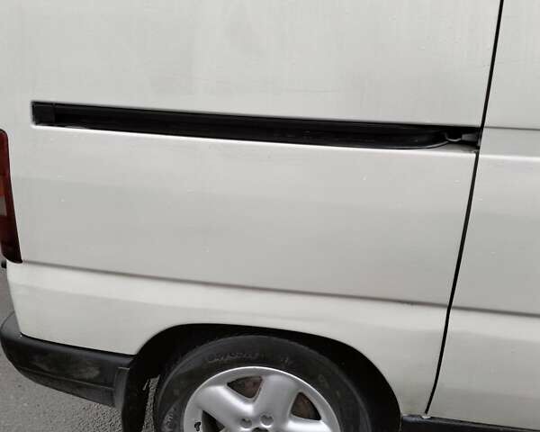 Белый Пежо Эксперт груз.-пасс., объемом двигателя 1.9 л и пробегом 404 тыс. км за 3000 $, фото 8 на Automoto.ua