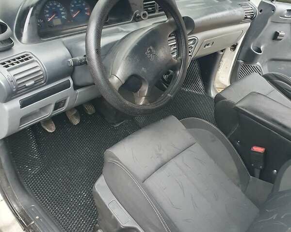 Білий Пежо Експерт вант.-пас., об'ємом двигуна 2 л та пробігом 300 тис. км за 3500 $, фото 4 на Automoto.ua