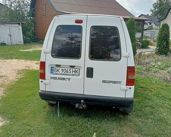 Белый Пежо Эксперт груз.-пасс., объемом двигателя 2 л и пробегом 450 тыс. км за 3300 $, фото 3 на Automoto.ua