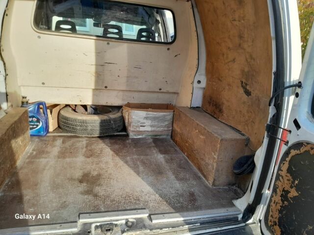 Белый Пежо Эксперт груз.-пасс., объемом двигателя 1.9 л и пробегом 240 тыс. км за 2650 $, фото 11 на Automoto.ua