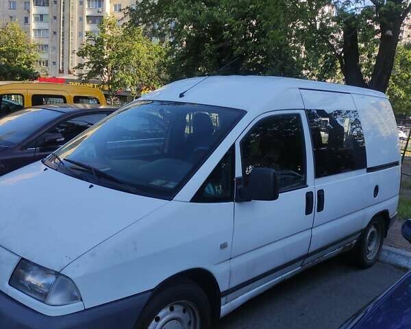 Білий Пежо Експерт вант.-пас., об'ємом двигуна 2 л та пробігом 375 тис. км за 3200 $, фото 1 на Automoto.ua