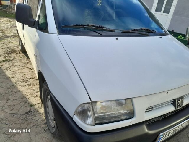 Белый Пежо Эксперт груз.-пасс., объемом двигателя 1.9 л и пробегом 240 тыс. км за 2650 $, фото 1 на Automoto.ua