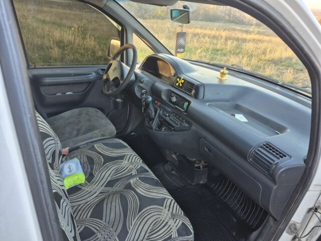 Белый Пежо Эксперт груз.-пасс., объемом двигателя 2 л и пробегом 300 тыс. км за 2550 $, фото 6 на Automoto.ua