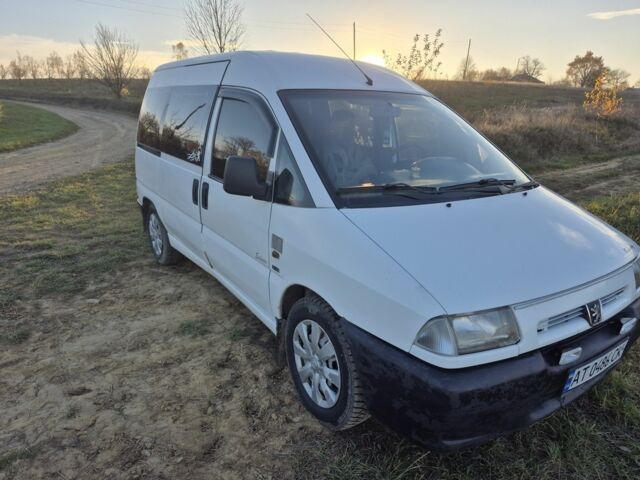 Белый Пежо Эксперт груз.-пасс., объемом двигателя 2 л и пробегом 300 тыс. км за 2550 $, фото 1 на Automoto.ua