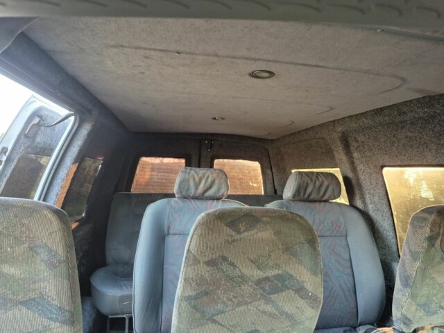 Белый Пежо Эксперт груз.-пасс., объемом двигателя 2 л и пробегом 300 тыс. км за 2550 $, фото 4 на Automoto.ua