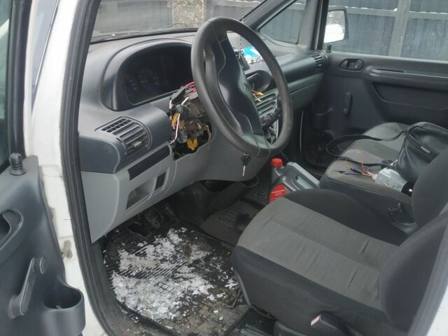 Білий Пежо Експерт вант.-пас., об'ємом двигуна 2 л та пробігом 300 тис. км за 1700 $, фото 5 на Automoto.ua