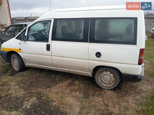 Белый Пежо Эксперт груз.-пасс., объемом двигателя 2 л и пробегом 500 тыс. км за 3000 $, фото 4 на Automoto.ua