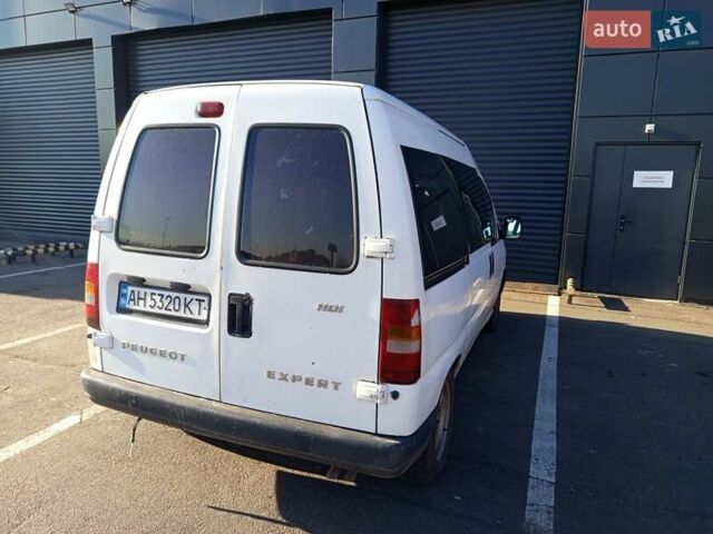 Белый Пежо Эксперт груз.-пасс., объемом двигателя 2 л и пробегом 370 тыс. км за 2700 $, фото 2 на Automoto.ua