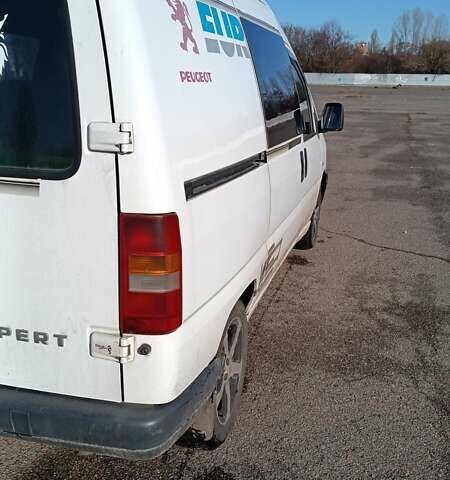 Белый Пежо Эксперт груз.-пасс., объемом двигателя 1.87 л и пробегом 350 тыс. км за 3600 $, фото 3 на Automoto.ua