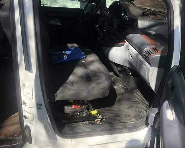 Белый Пежо Эксперт груз.-пасс., объемом двигателя 2 л и пробегом 400 тыс. км за 5100 $, фото 2 на Automoto.ua