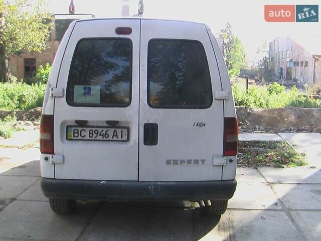 Белый Пежо Эксперт груз.-пасс., объемом двигателя 2 л и пробегом 256 тыс. км за 1600 $, фото 4 на Automoto.ua