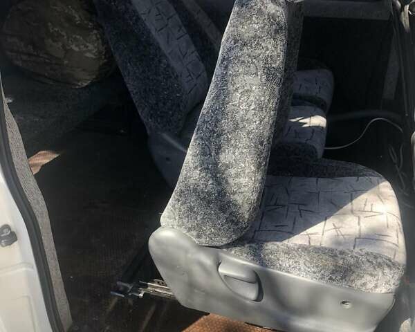 Белый Пежо Эксперт груз.-пасс., объемом двигателя 2 л и пробегом 400 тыс. км за 5100 $, фото 13 на Automoto.ua