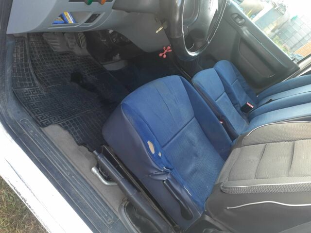 Белый Пежо Эксперт груз.-пасс., объемом двигателя 2 л и пробегом 400 тыс. км за 3400 $, фото 2 на Automoto.ua