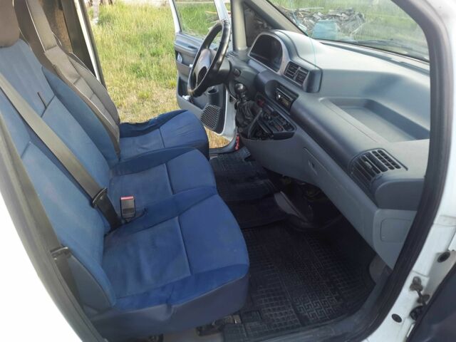 Белый Пежо Эксперт груз.-пасс., объемом двигателя 2 л и пробегом 400 тыс. км за 3400 $, фото 6 на Automoto.ua